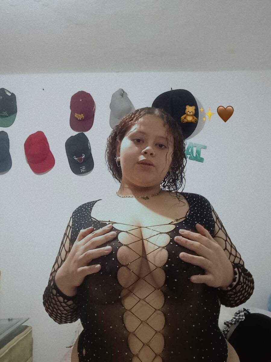 stripchat ashlygomezz webcam profile pic via sleekcams.com