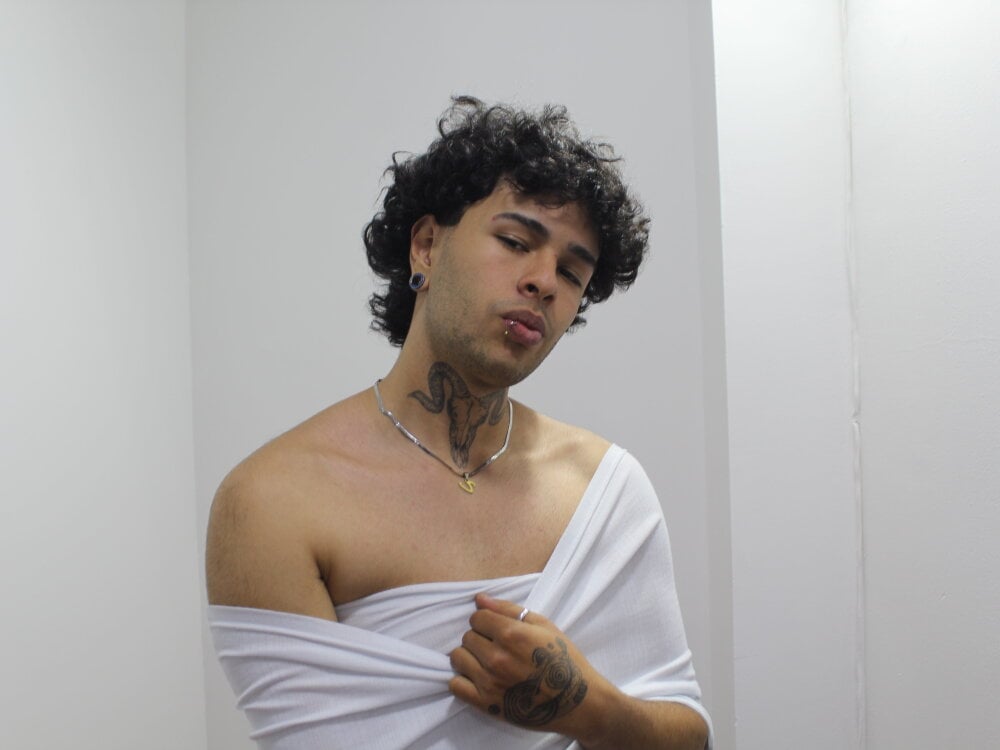 AlexxioRossi profile
