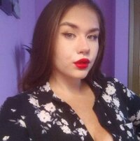Nikky_Doll's Offline Chat Room