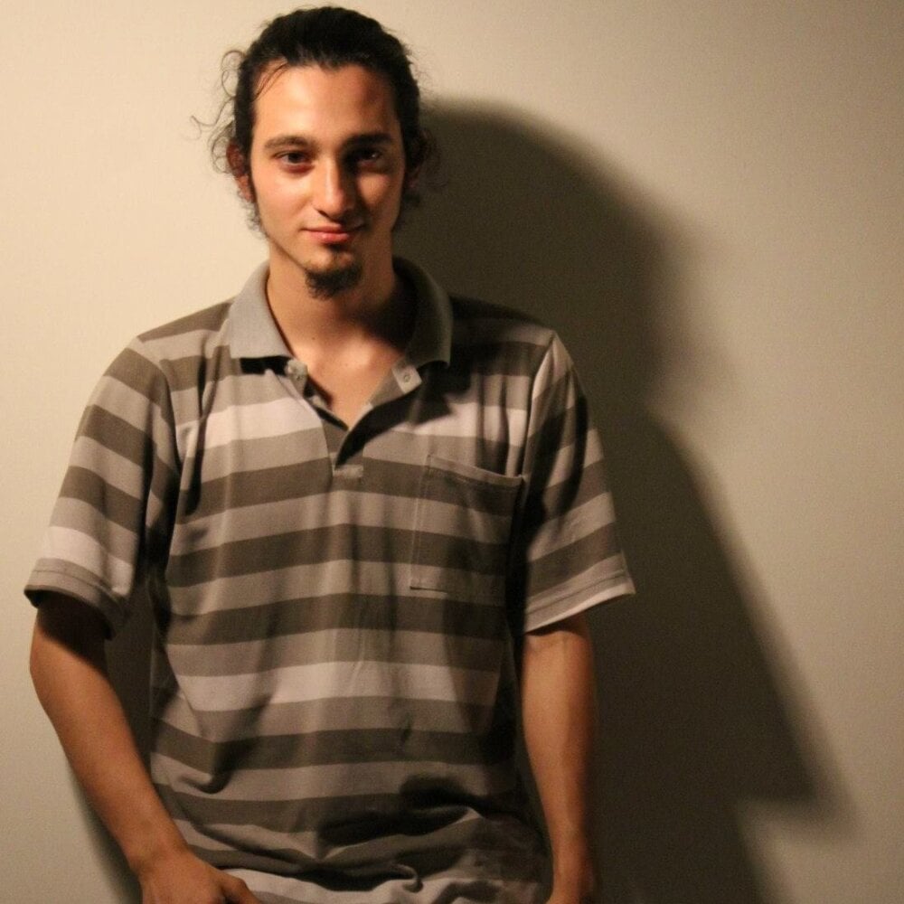 Micky9831 Offline XXX Chat