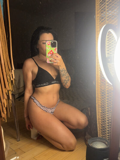 LittleCC1 Live Cam on StripChat