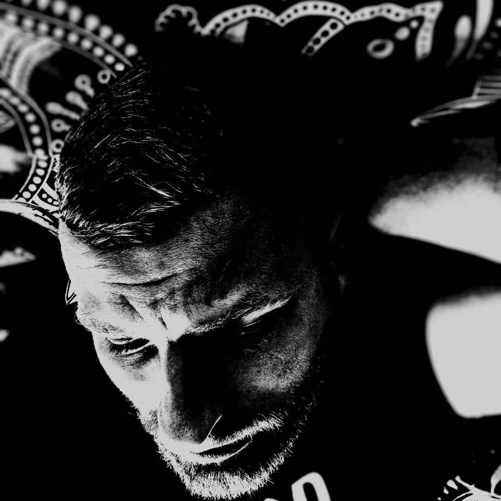 mikhael999 Obrolan XXX Offline