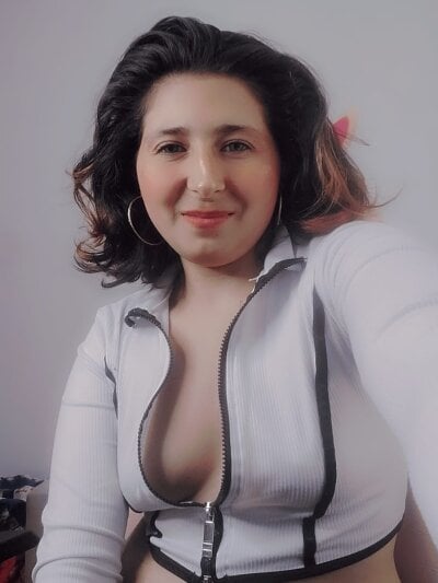 Callme_Fer Female Bigass Naked Cam