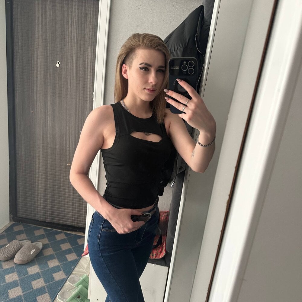 mary_12 from stripchat