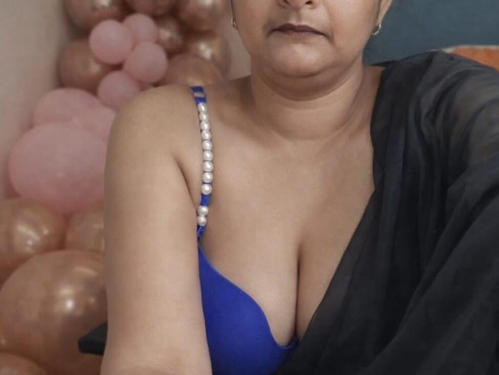 Radhika-28's most recent online preview