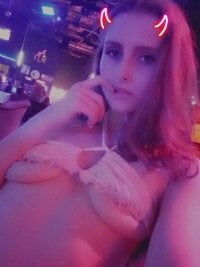 Bunny_the_brat420's webcam live show