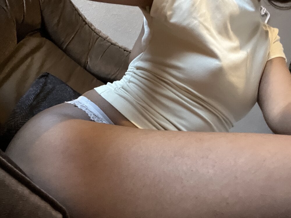 elivecams.com alex_agm livesex profile in black-eyes cams