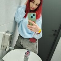 NoraLourenss' Offline Chat Room