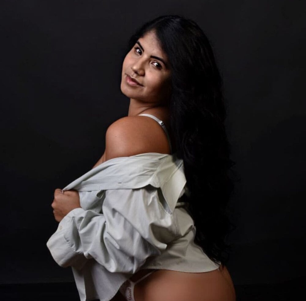 onaircams.com pig_piggy livesex profile in bisexual cams