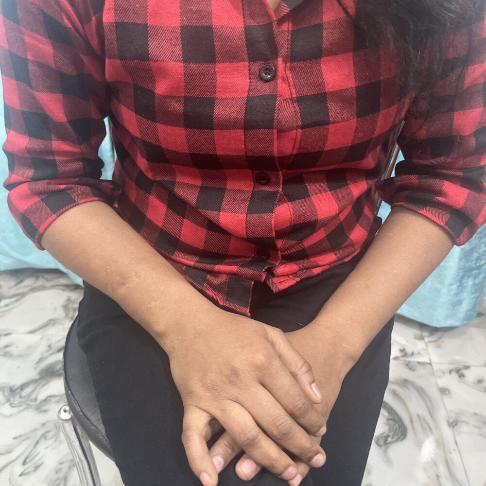 iluvcams.com juliekhan_98 livesex profile in english cams