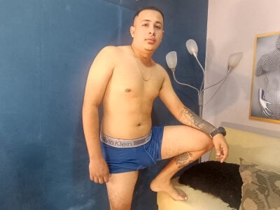 Reinel_hugecock - Stripchat Boy 