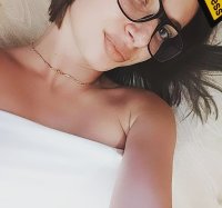 Eva_Stunning's Offline Chat Room