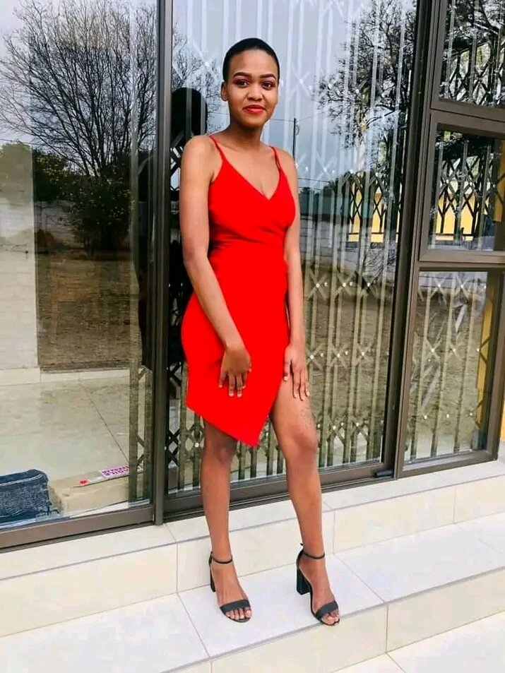 Moongodessy live webcam