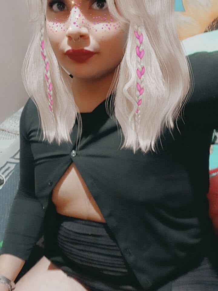 luxuriouscure4 from stripchat