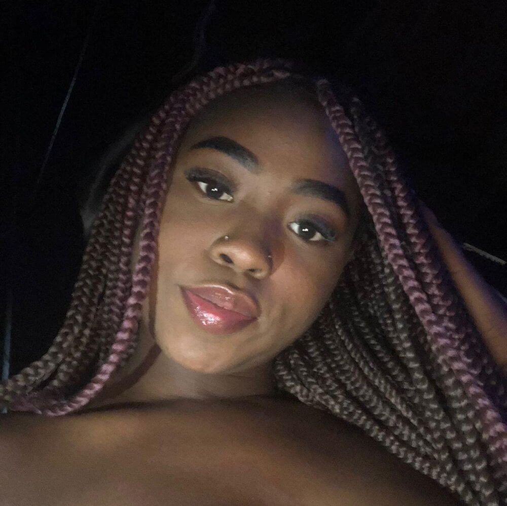 liz_tatiana profile