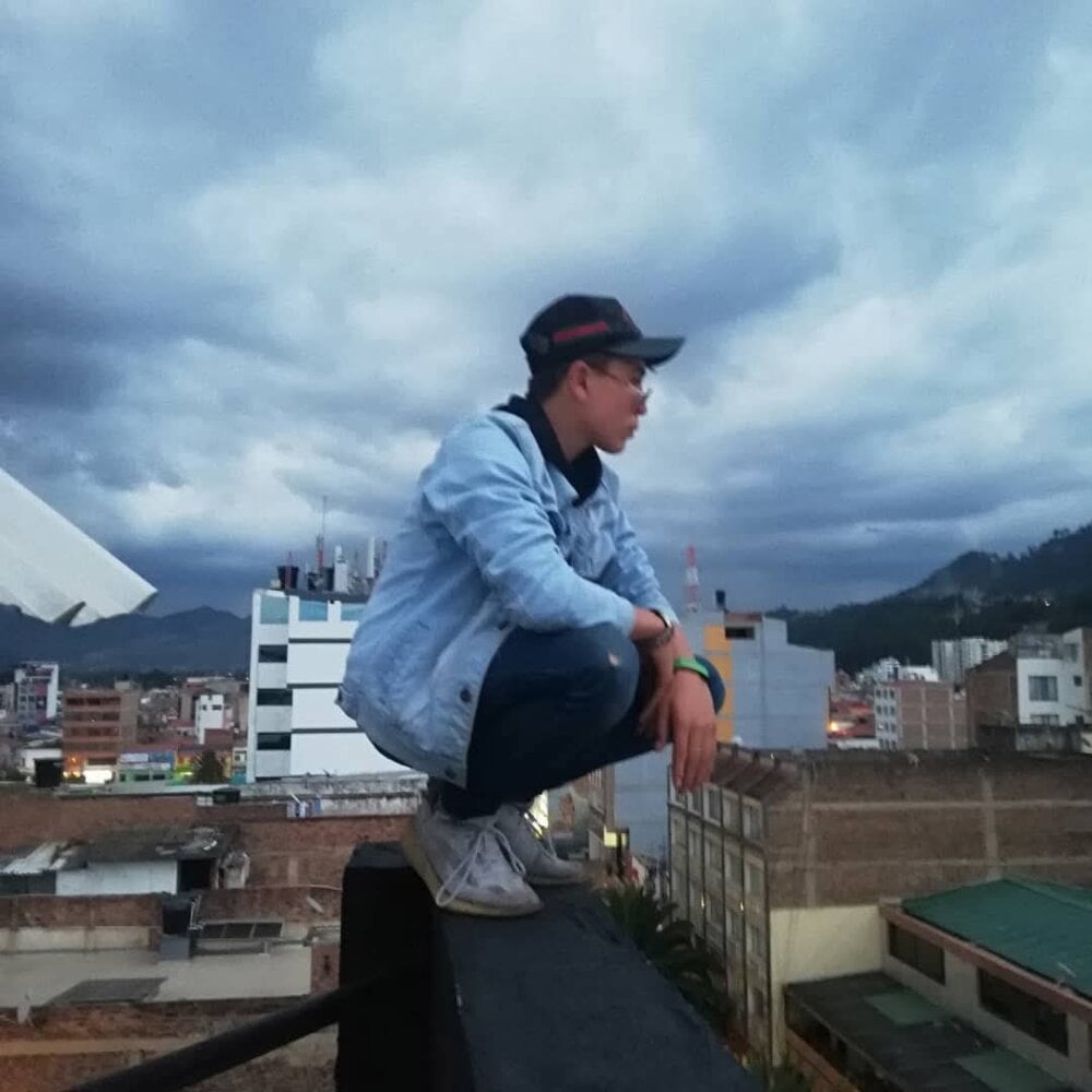 AlejandroMontalvo_Hot profile