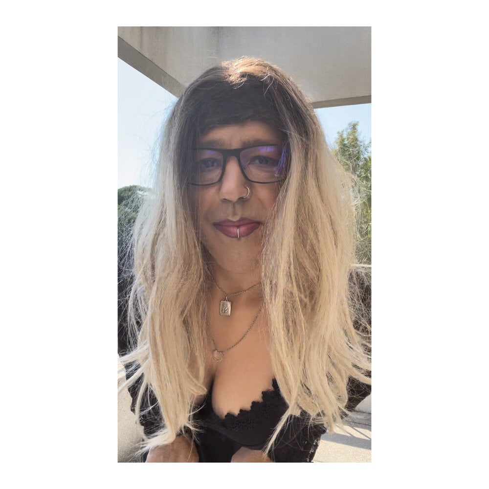 Live sex webcam photo for Erika_trav07 #291881848