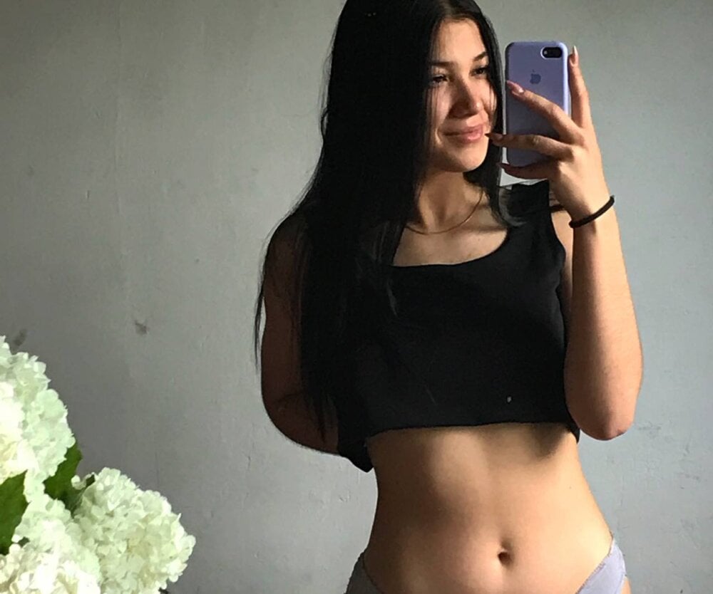 Live sex webcam photo for Anna_Baker_ #288682886