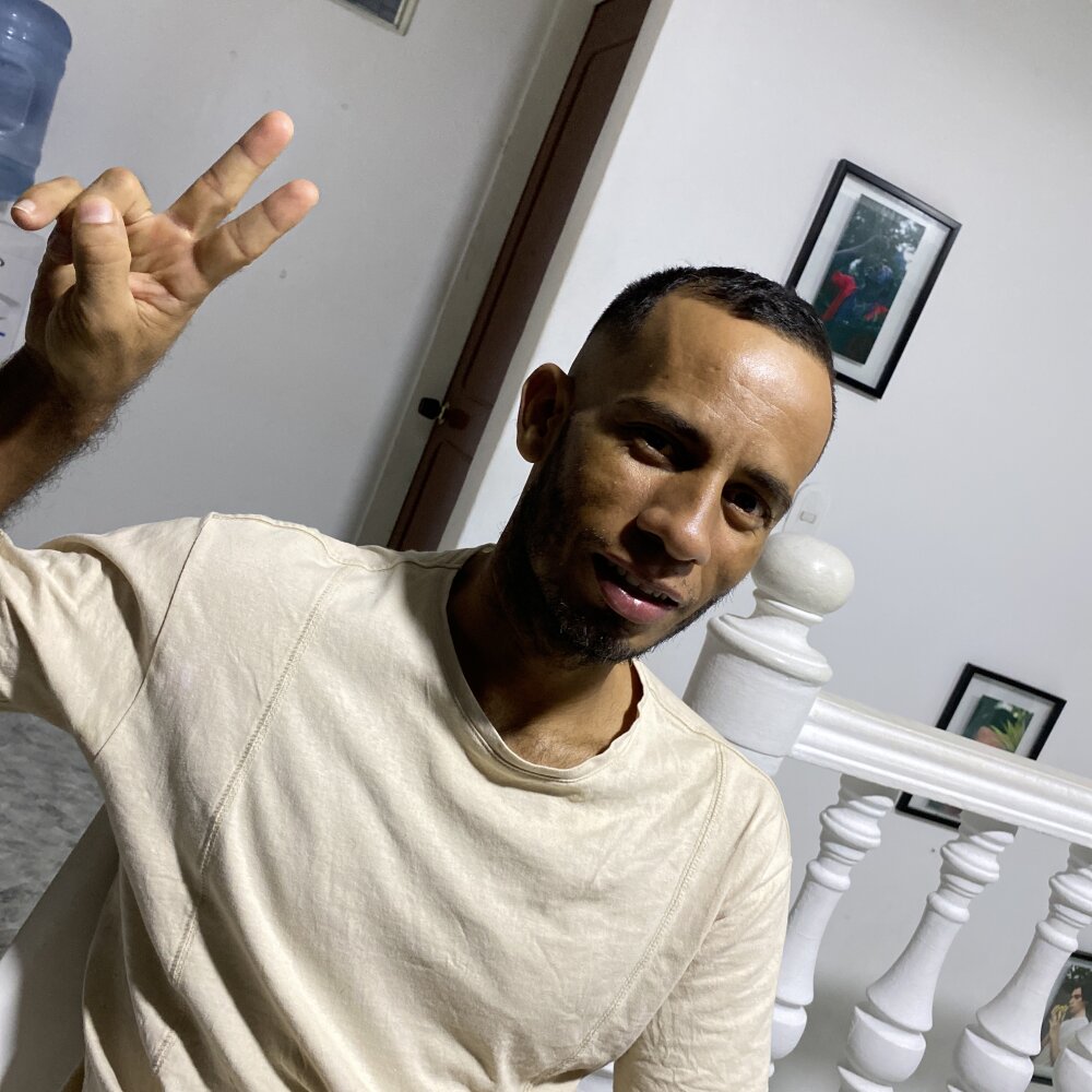 gustavoidg 💎 live cam