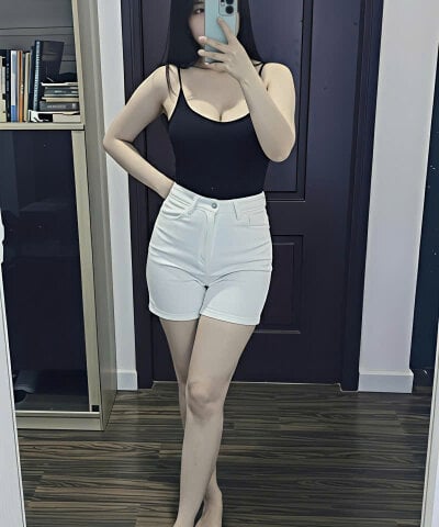 Jin_Yourlover Live Cam on StripChat