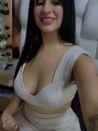 sara2520's Live Sex Cam Show