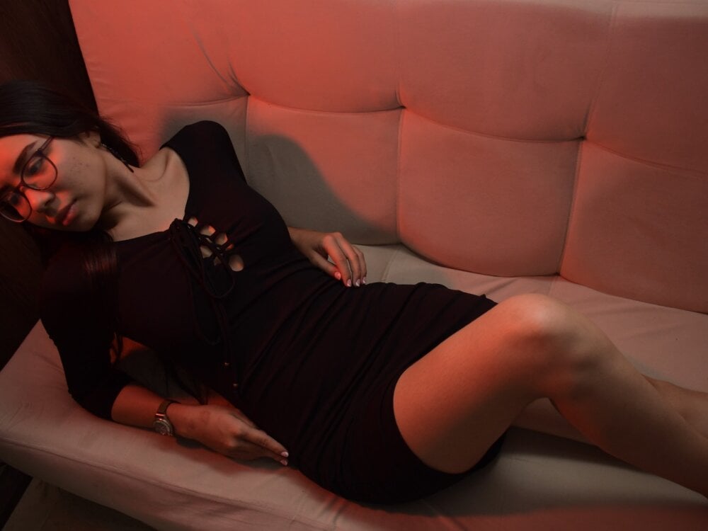 mya_goth from stripchat