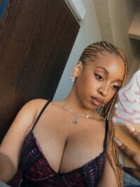 BigBootyBiancaXXX's Offline Chat Room