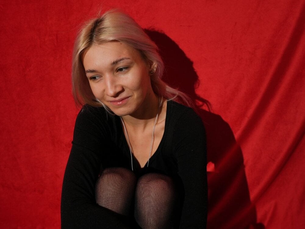 pornos.live alisa_bergg livesex profile in kates-place cams