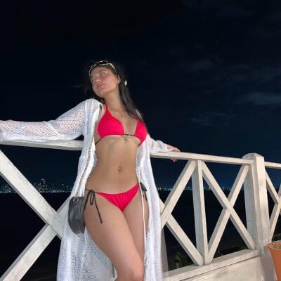 Cristallred Female Smoke Live Webcam Adult