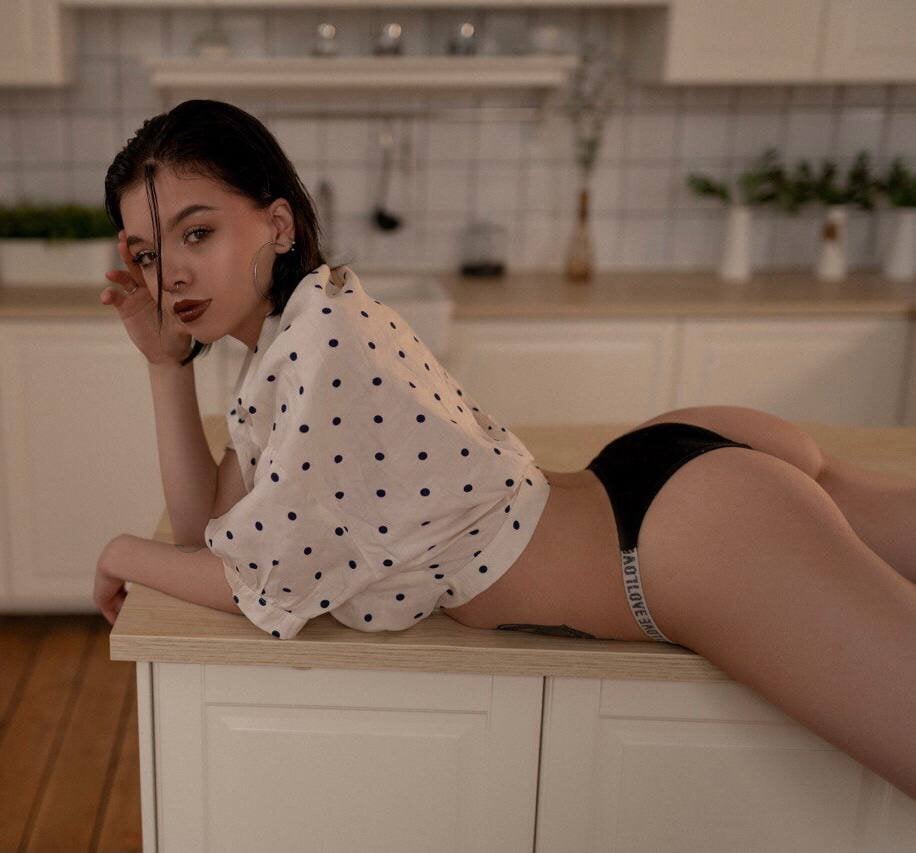 Lesya_Flin profile
