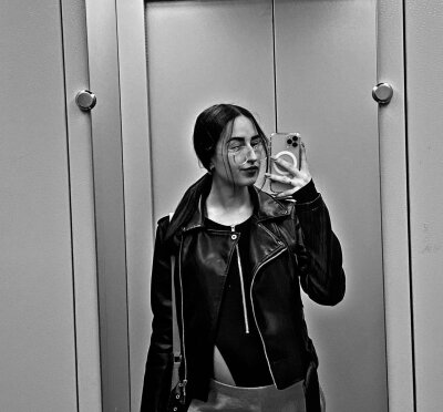 Emilia_Wayne