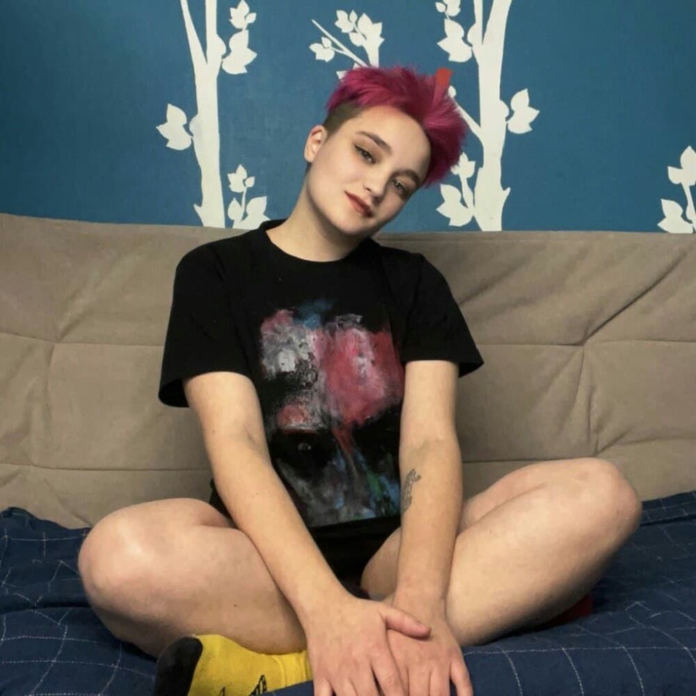 Imlinn 🥒 live nude cam