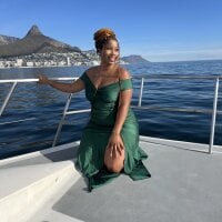 CurvyDesire1