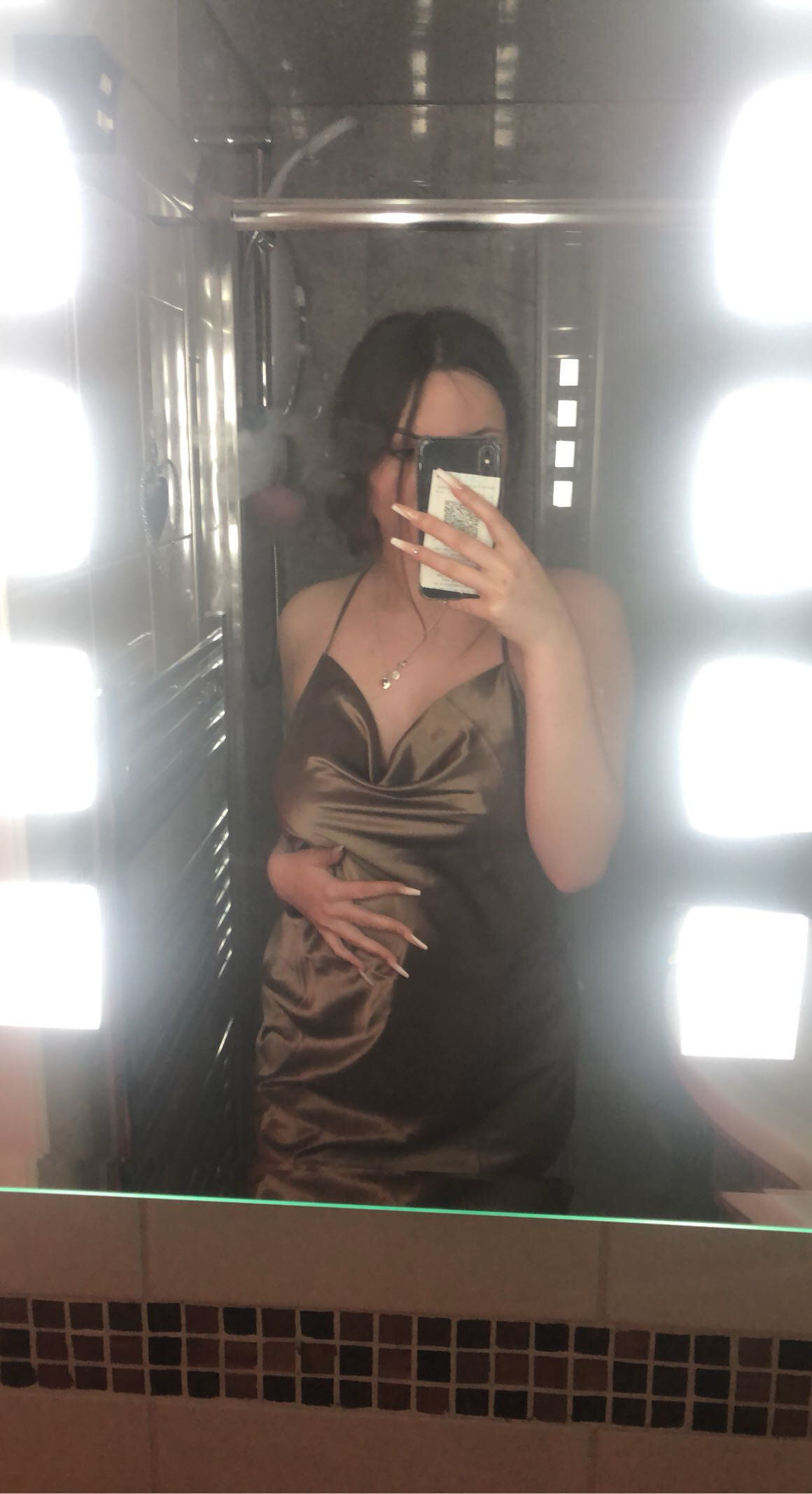 BustyBrunetteTeen