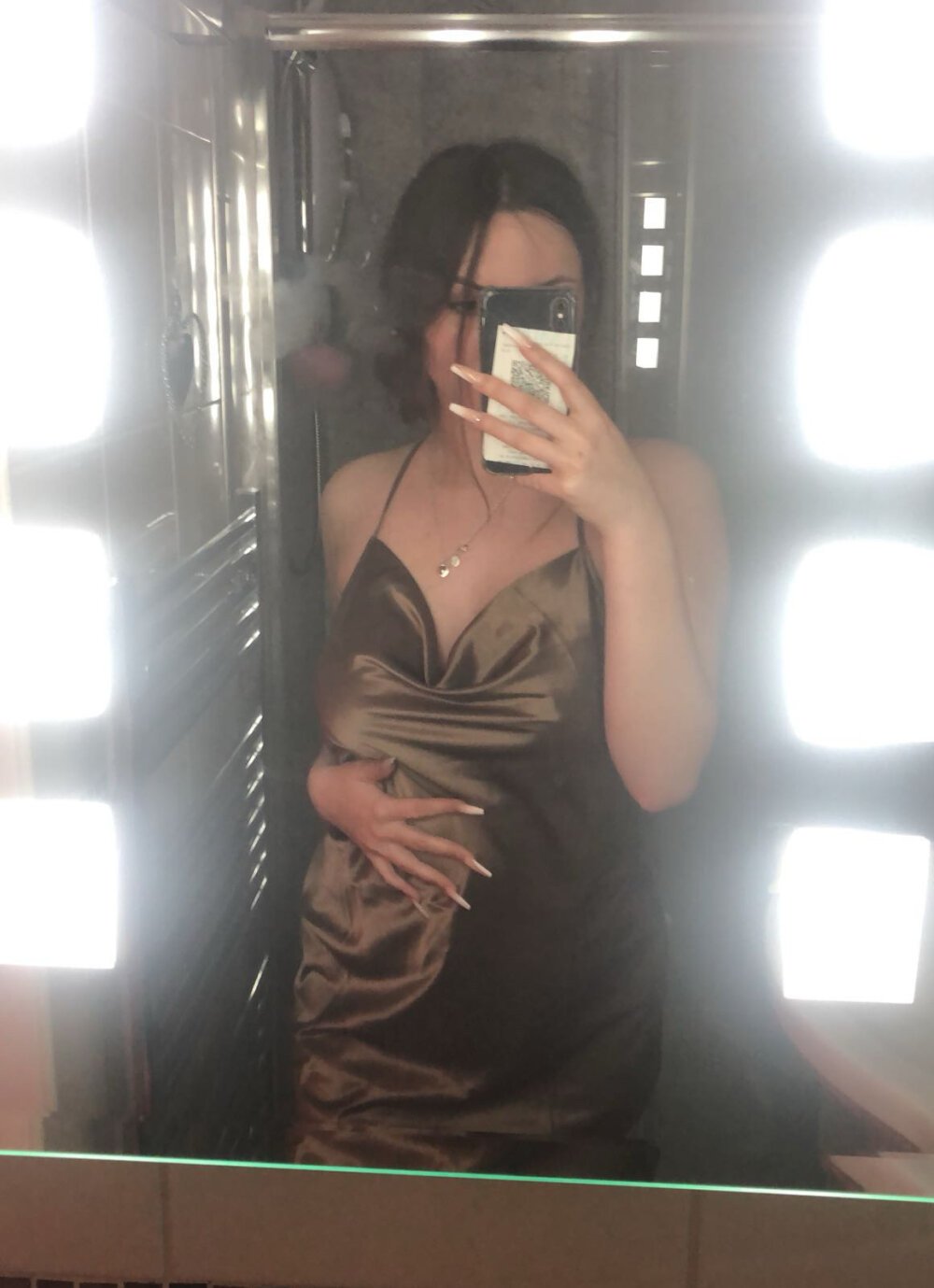 BustyBrunetteTeen profile