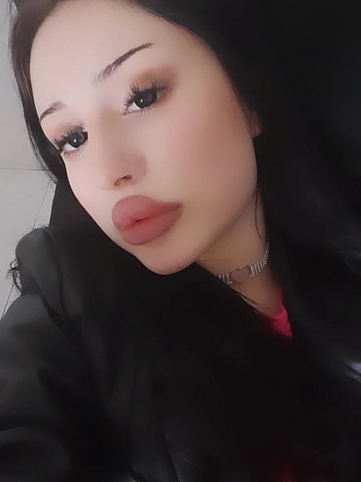 Live sex webcam photo for StellaFoxys #289277877