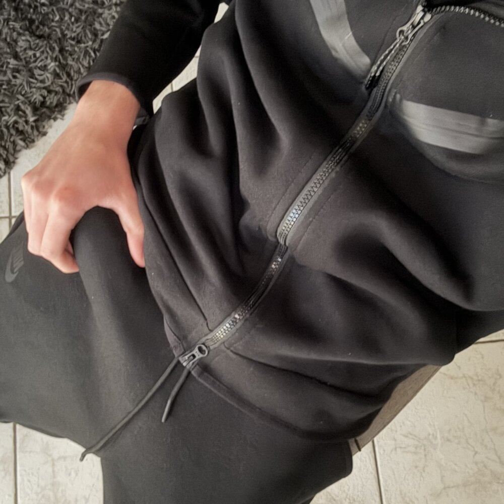 monsieur18cm from stripchat