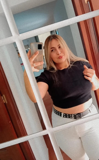 Bigboobs_Cloe's Offline Chat Room