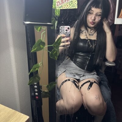 elohwelll on StripChat