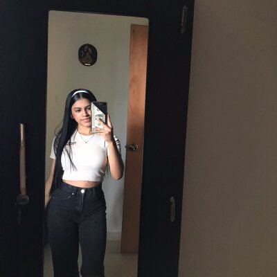 madisson_poly 🦇 live cam