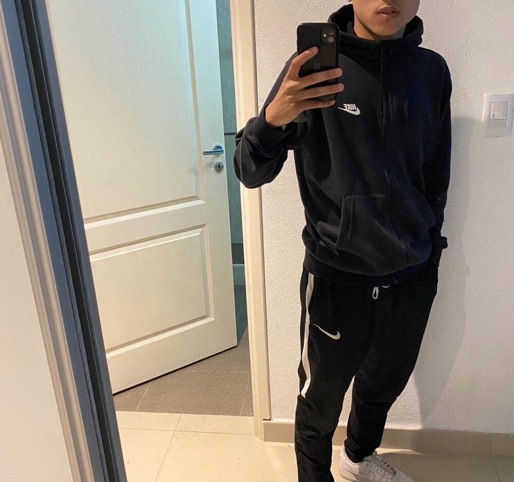 roman_3279 profile