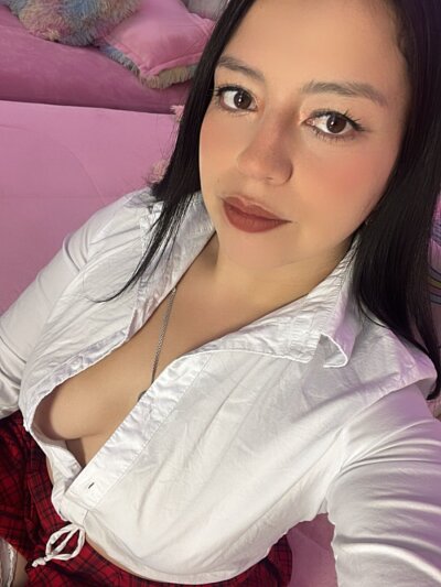 Mia_bell_1
