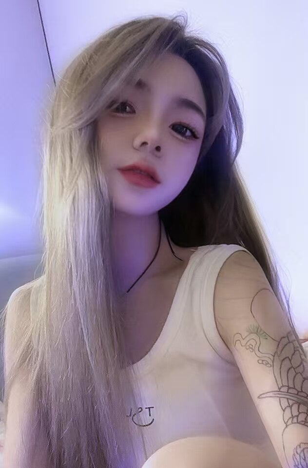 stripchat lx125216 webcam profile pic via glamcambabes.com