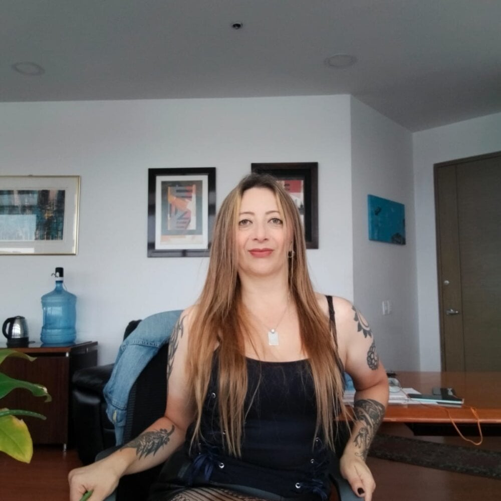 ALEJANDRA_MILF profile