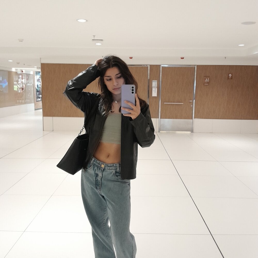 Live sex webcam photo for helierosa #290116128