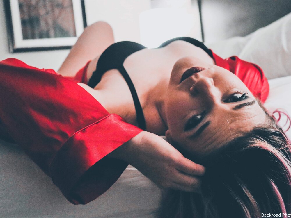 lady_sinn10's Offline Chat Room