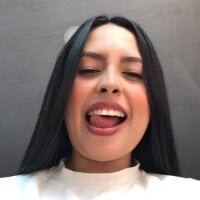 Sofiaaxxxxxx's Offline Chat Room