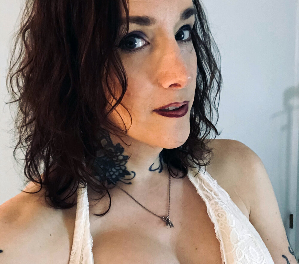 DaliaDay's most recent online preview