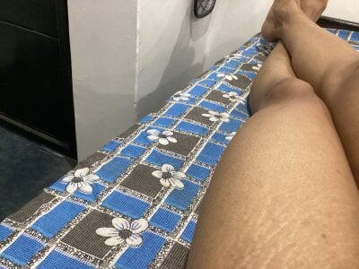 NudeLegs