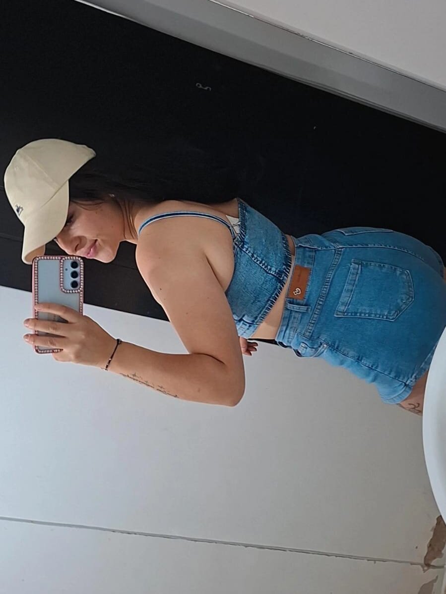 stripchat adara_sky webcam profile pic via maturelivesexcams.com